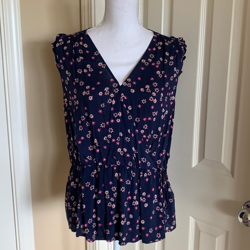 Gap large sleeveless blouse